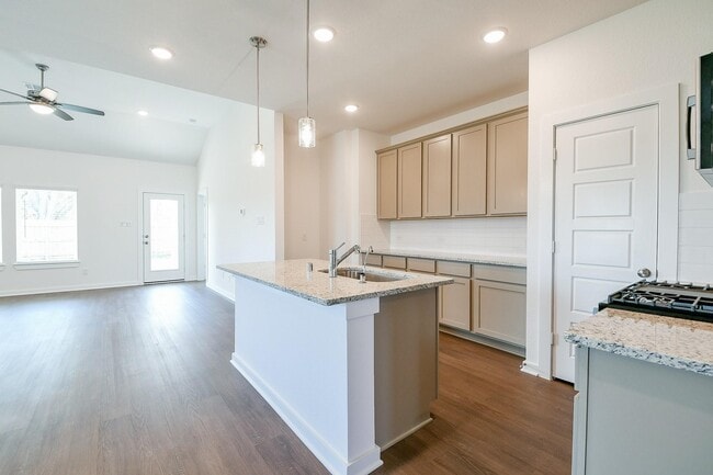 Building Photo - 1642 Birch Wood Dr