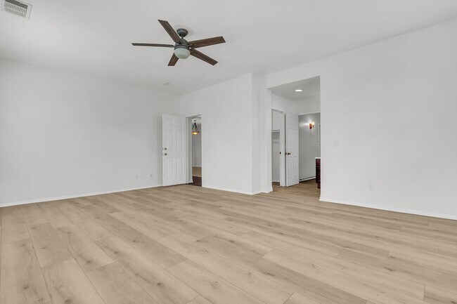 Building Photo - 13402 Jasper Loop