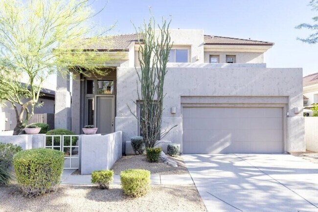 Building Photo - 7647 E Los Gatos Dr