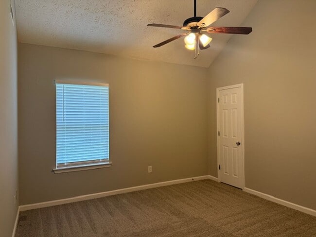 Building Photo - BEAUTIFUL 4BR / 2.5BATH IN HAMPTON!