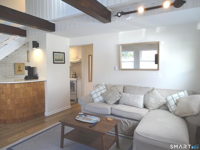 Building Photo - 81 Church St