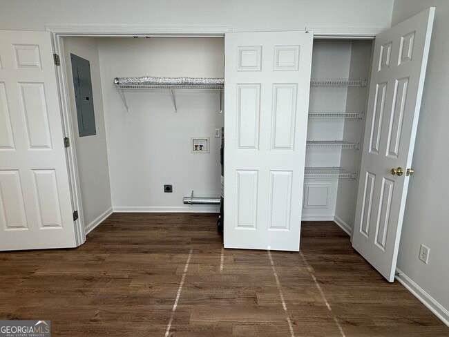 Building Photo - 160 2nd St