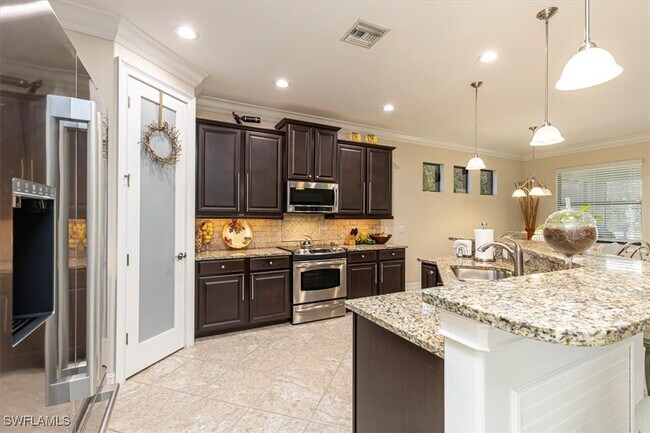 Building Photo - 7859 Bucks Run Dr