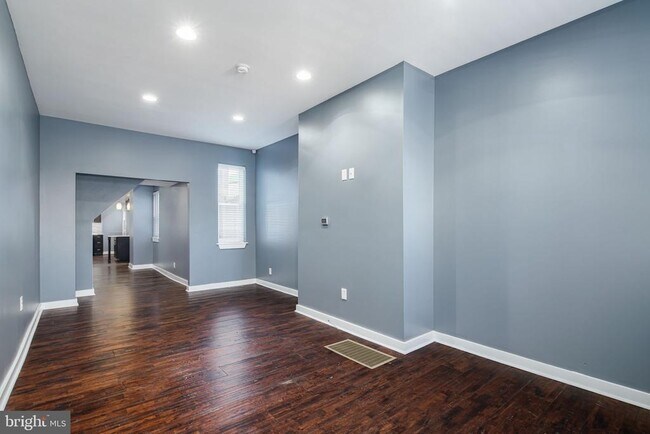 Building Photo - 1865 Frankford Ave