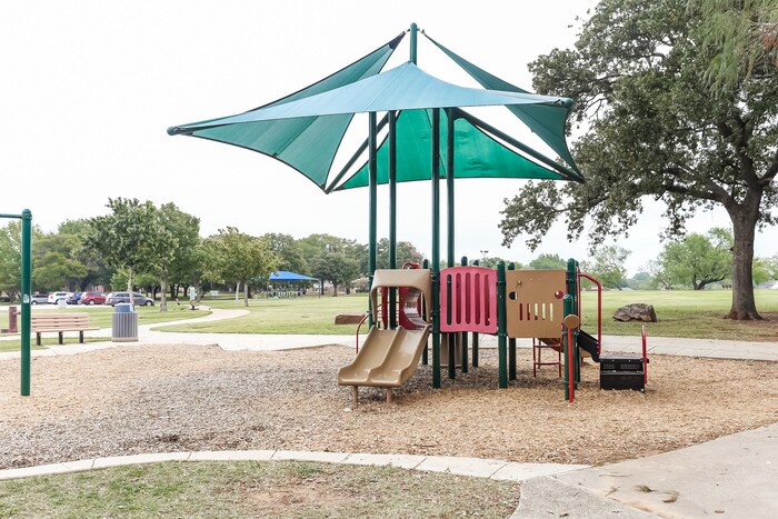 Building Photo - 5600 Farris Dr