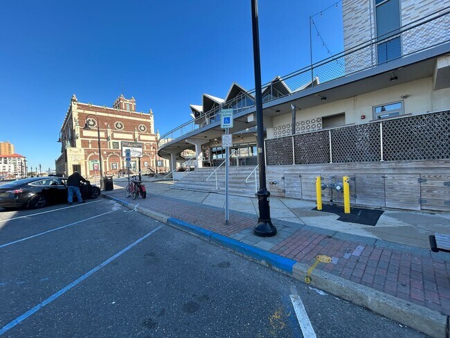 Building Photo - 1224 Monroe Ave