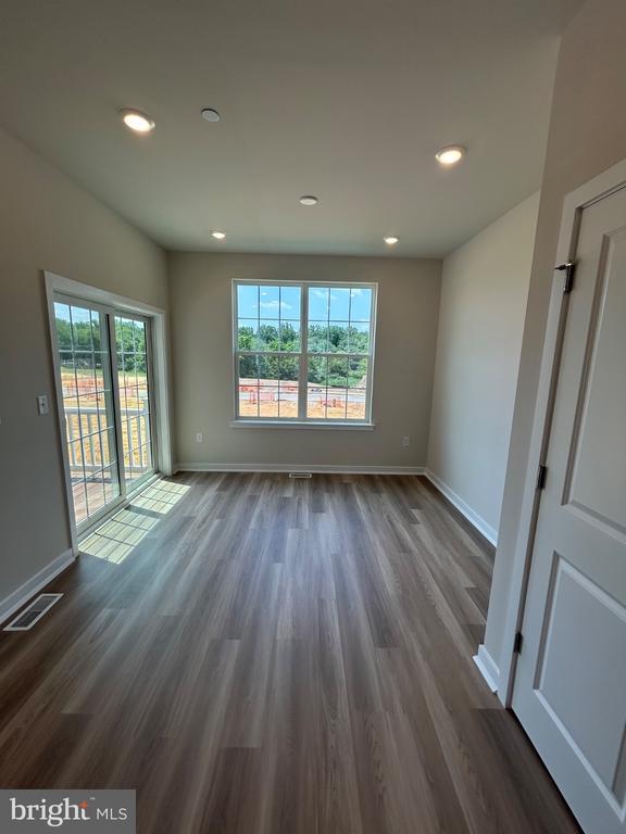 Building Photo - 28 Barnes Wy