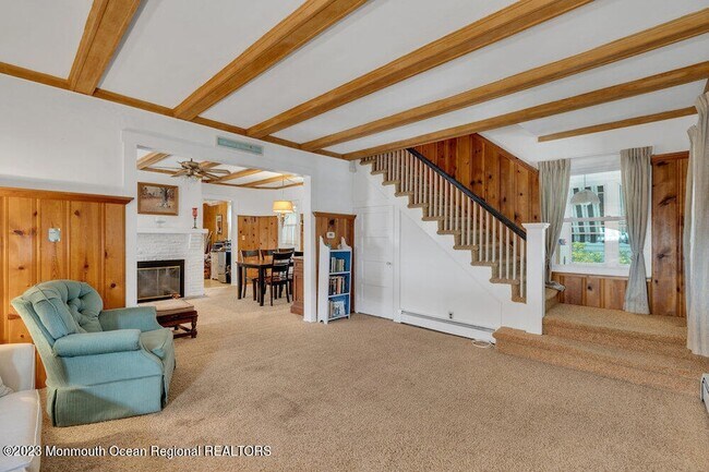 Building Photo - 683 Main Ave