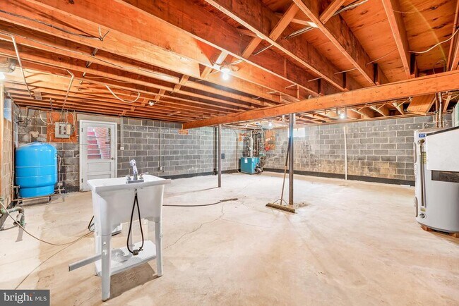 Building Photo - 2535 Solomons Island Rd
