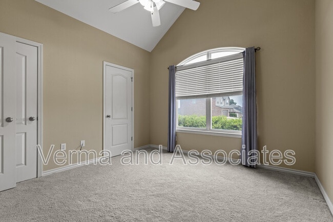 Building Photo - 4307 SW Fieldstone Blvd