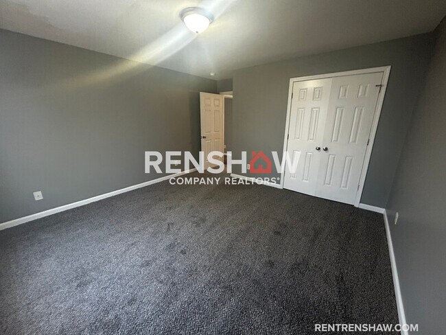 Building Photo - 157 Cloverdale St