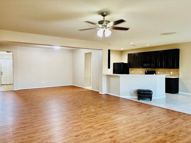 Building Photo - 9947 Valance Way