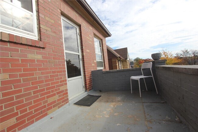 Building Photo - 5021 Oleatha Ave