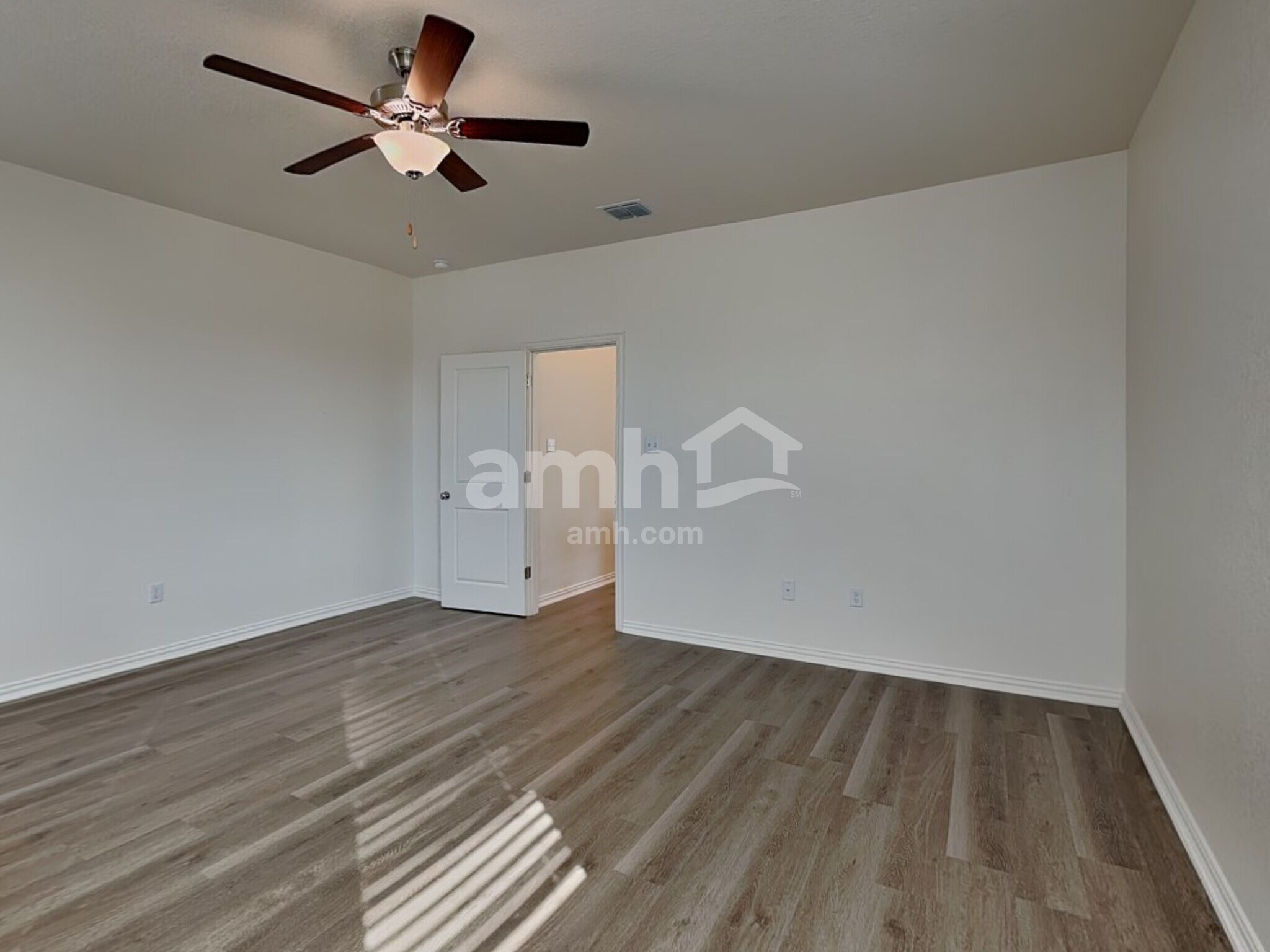 Building Photo - 2709 Lillybrook Ln