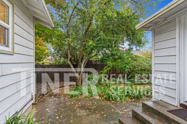 Building Photo - Updated Charming Studio in Historic Folsom...