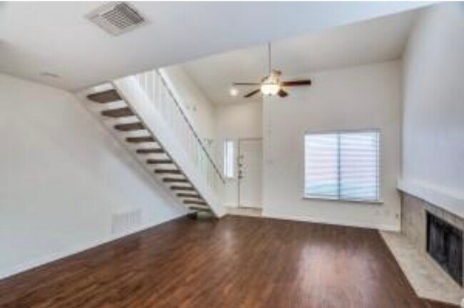 Building Photo - 4242 N Capistrano Dr