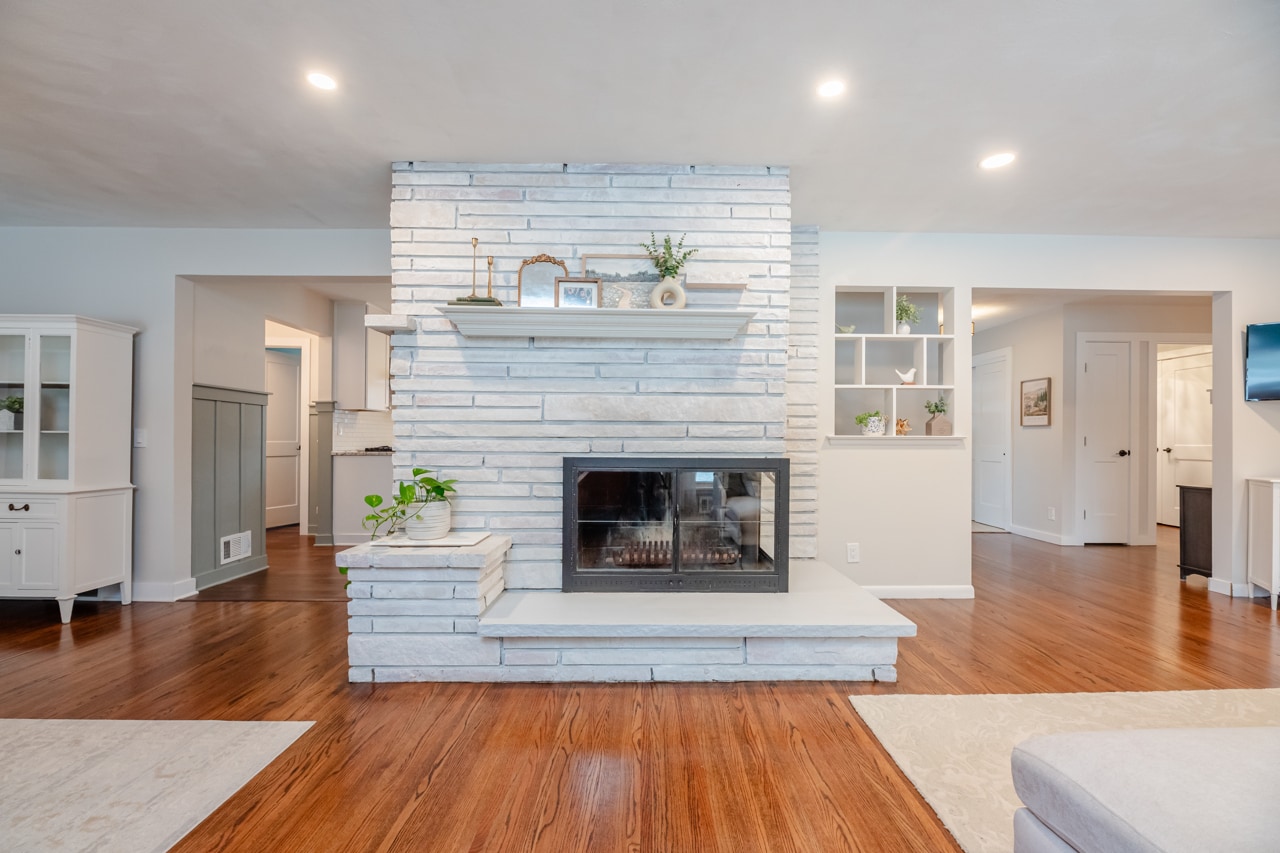 Building Photo - 245 Birch Ln