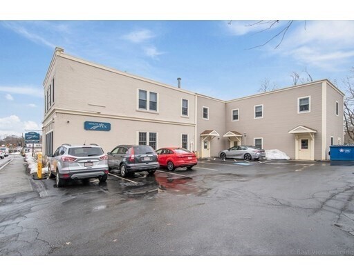 Building Photo - 1269 Main St