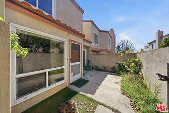 Building Photo - 3442 Del Amo Blvd