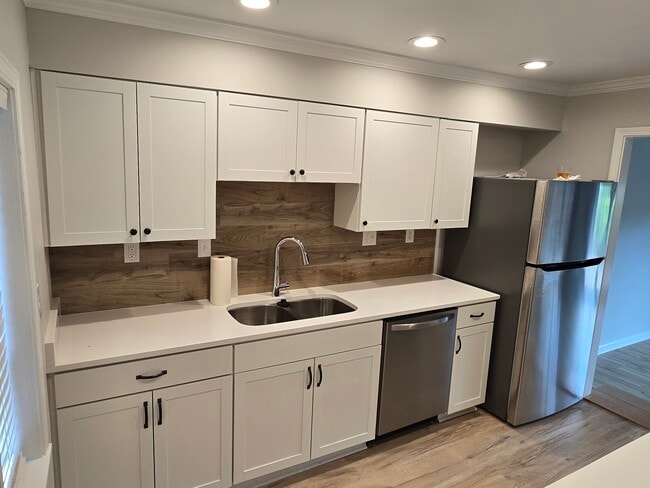 Building Photo - 5027 Forest Lake Pl