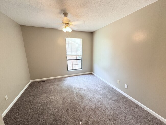Building Photo - 1108 Tiger Blvd
