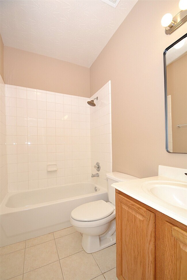 Building Photo - 19222 Aquatic Dr