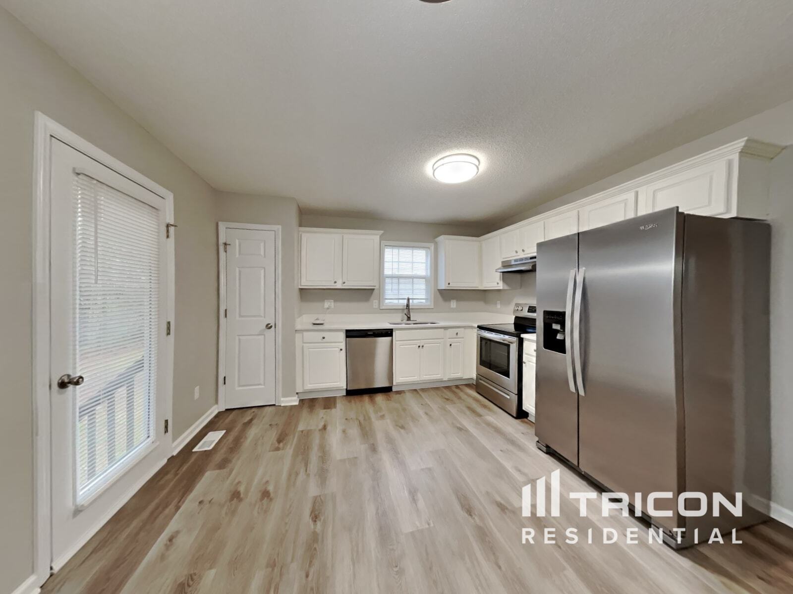 Building Photo - 701 Avondale Dr