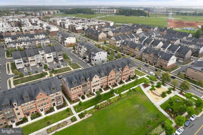 Building Photo - 22341 TrailView Crossing Terrace