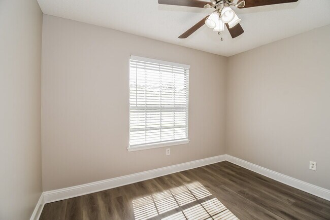 Building Photo - 6638 Lana Ln