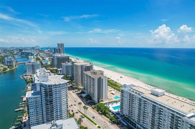 Building Photo - 5701 Collins Ave