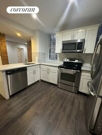 Building Photo - 230 E 27th St
