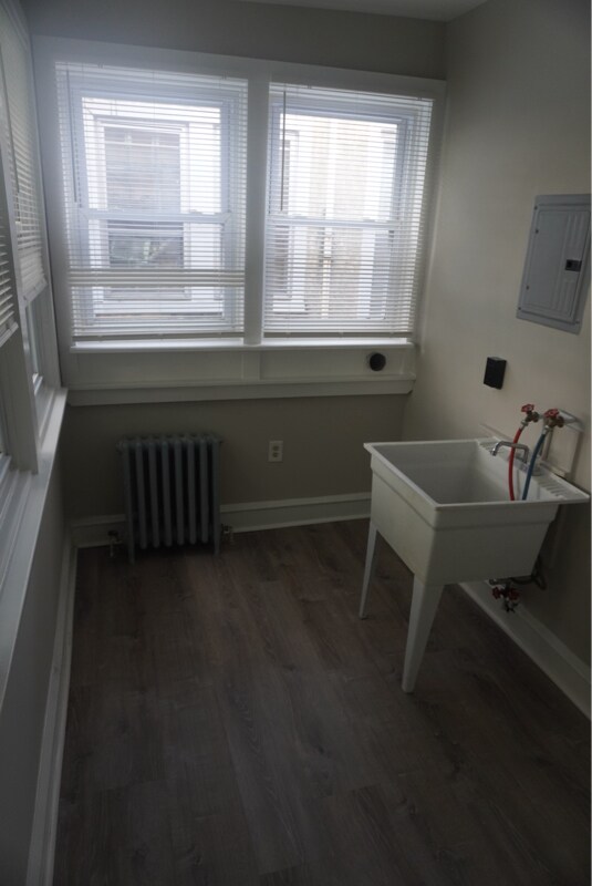Building Photo - 5953 Chester Ave