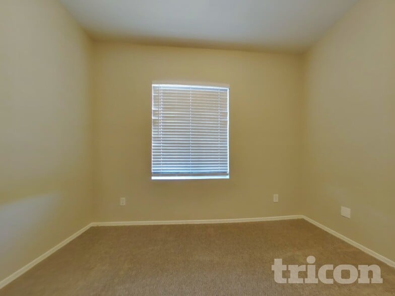 Building Photo - 9406 W Berkeley Rd