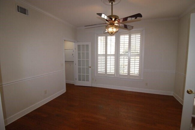 Building Photo - 183 W Commons Dr