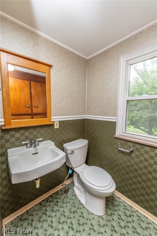 Building Photo - 9423 Highland Dr