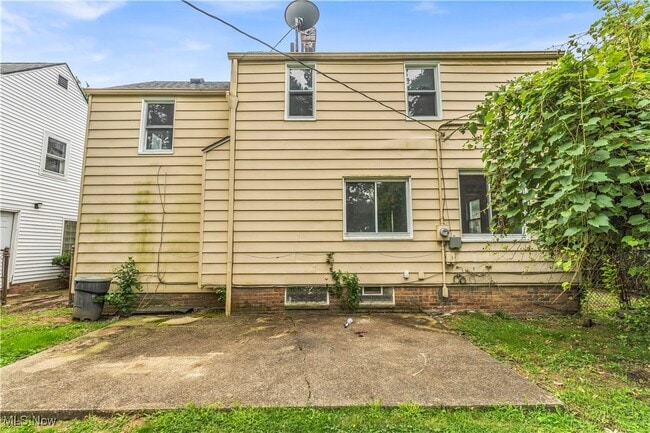 Building Photo - 19415 Shakerwood Rd