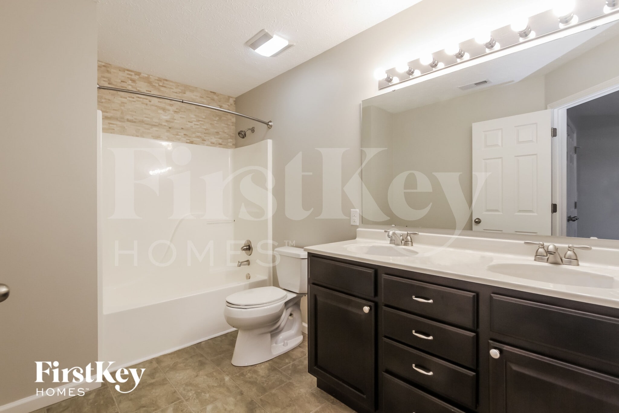 Building Photo - 10483 Day Star Dr