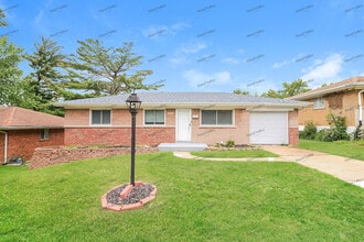 Building Photo - 8787 Boyce Pl