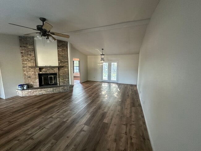Building Photo - 2601 Driskill Dr