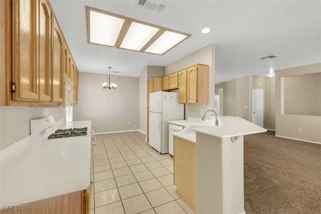Building Photo - 495 Elm Crest Pl