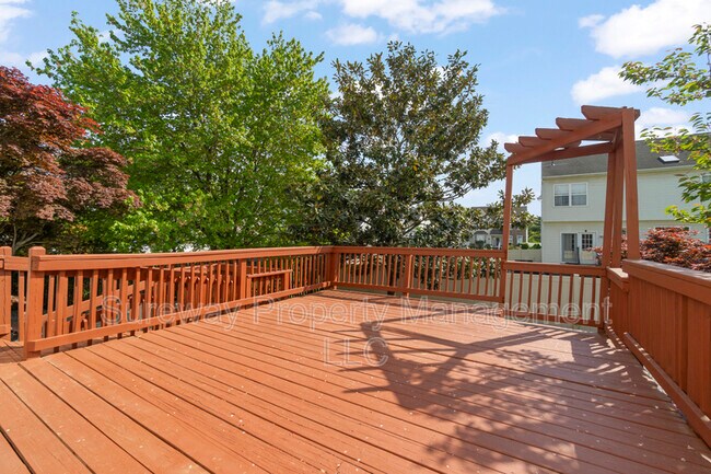 Building Photo - 204 Spruce Trail
