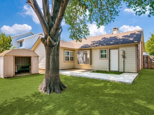 Building Photo - 4612 Waterway Dr N