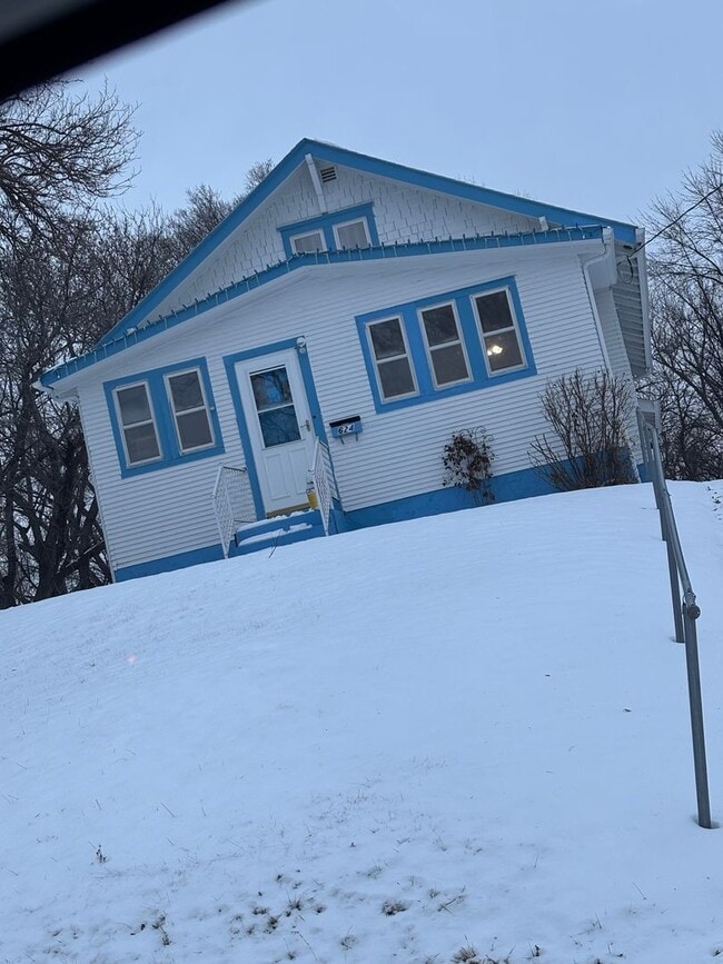 Building Photo - 624 N Lewis Ave