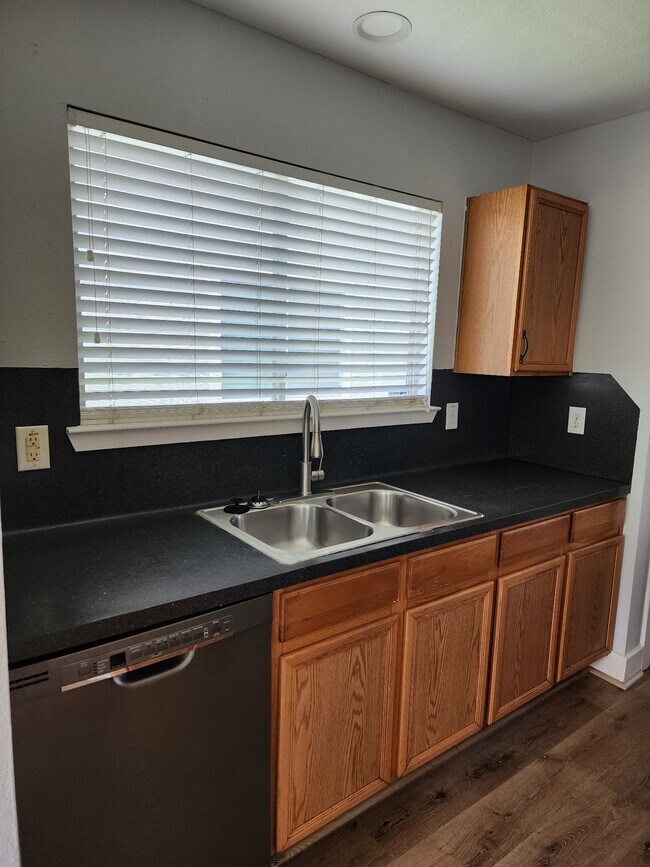 Building Photo - 11929 Sanspereil Dr