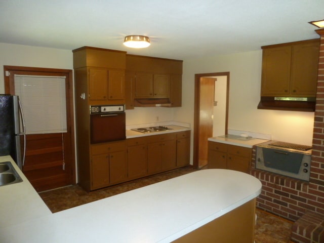 Building Photo - Walk to Campus! Incredible location, amazi...