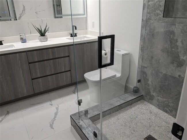 Building Photo - 476 SW 147th Ave