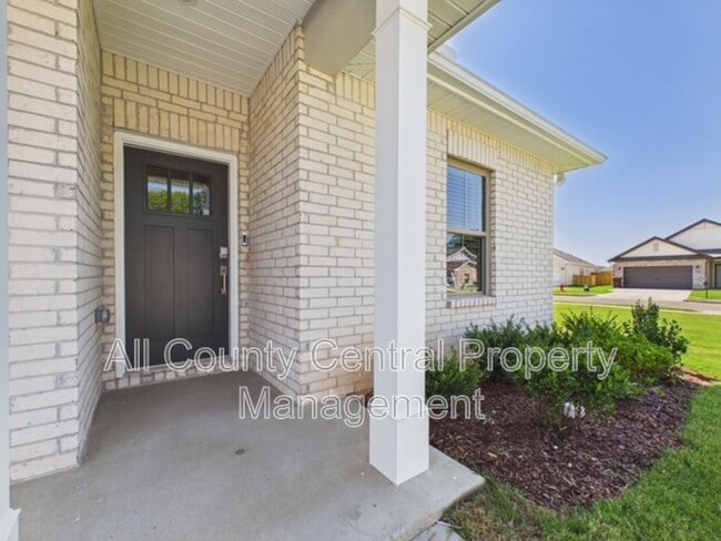 Building Photo - 15652 Ruthie Lynn Dr