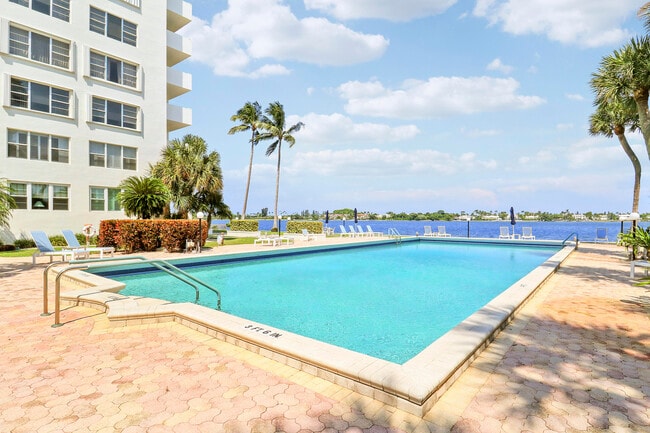 Building Photo - 2800 N Flagler Dr