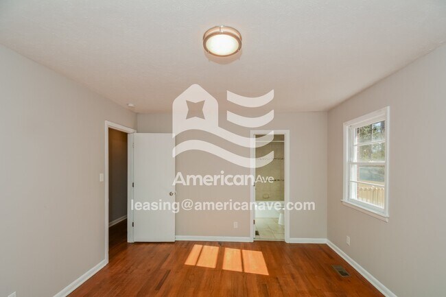 Building Photo - 3237 Barksdale Rd