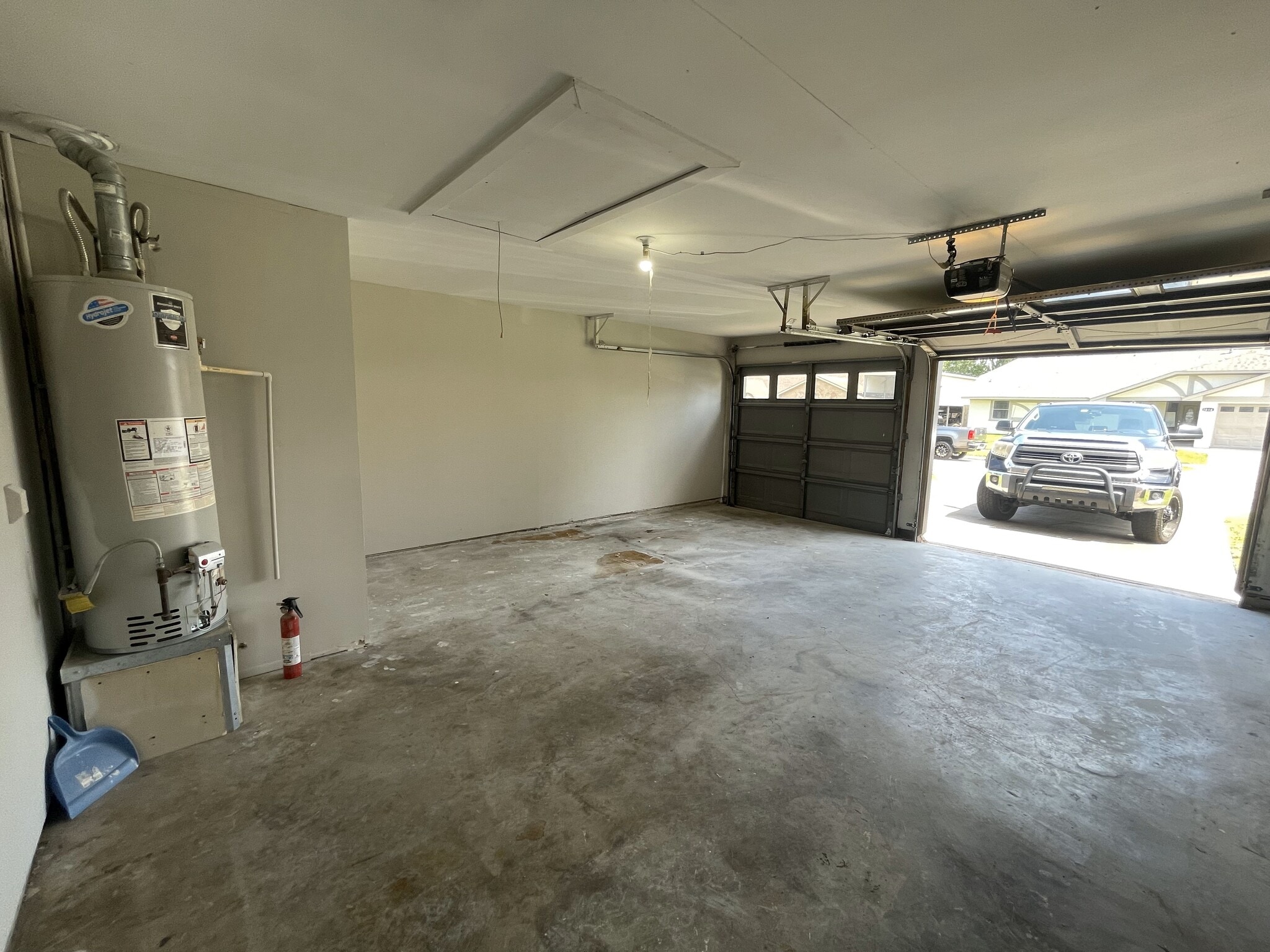 Building Photo - 1013 N Amy Dr